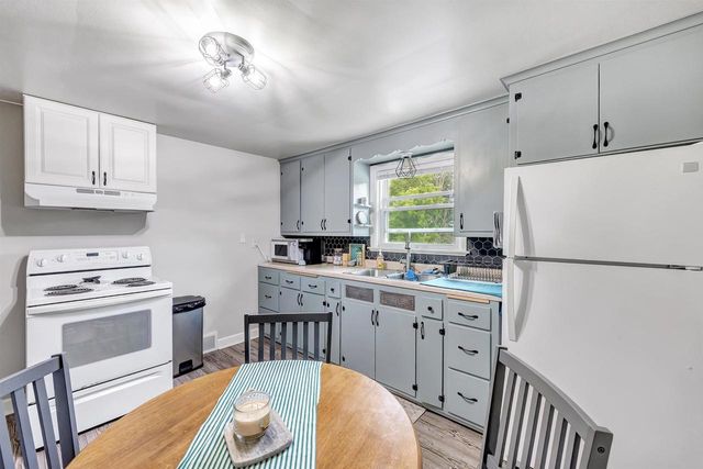 1307 S CLAY STREET, Green Bay, WI 54301