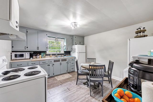1307 S CLAY STREET, Green Bay, WI 54301