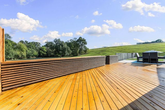 412 NW Cowan Avenue, Gentry, AR 72734