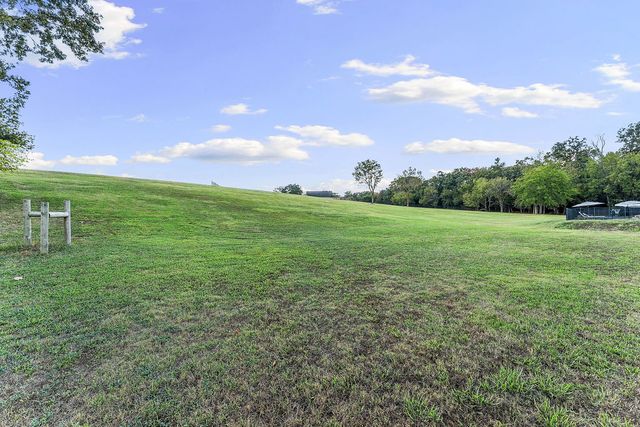 412 NW Cowan Avenue, Gentry, AR 72734