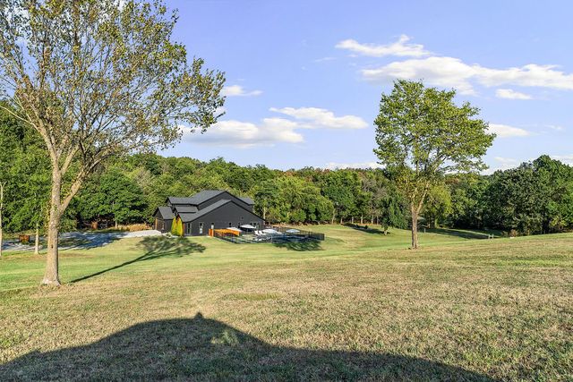 412 NW Cowan Avenue, Gentry, AR 72734