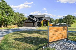 412 NW Cowan Avenue, Gentry, AR 72734