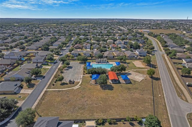 111 S Creekbend DR, Hutto, TX 78634