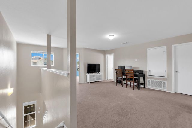 111 S Creekbend DR, Hutto, TX 78634