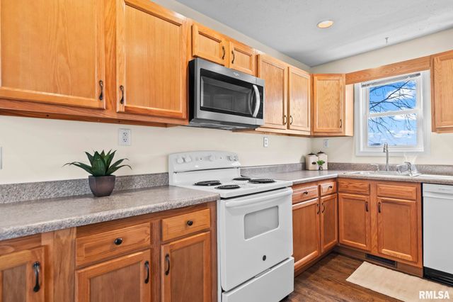 3765 Pet Cemetery Road, Springfield, IL 62707