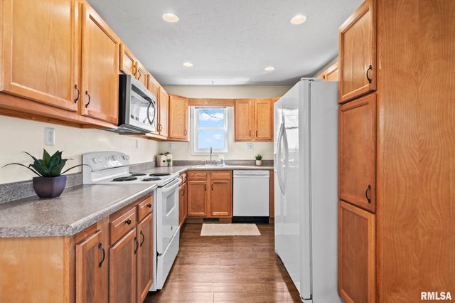 3765 Pet Cemetery Road, Springfield, IL 62707