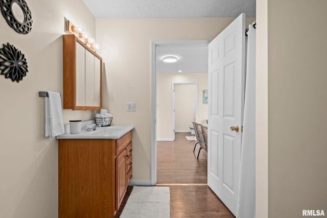 3765 Pet Cemetery Road, Springfield, IL 62707