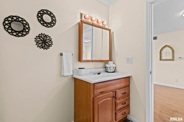 3765 Pet Cemetery Road, Springfield, IL 62707