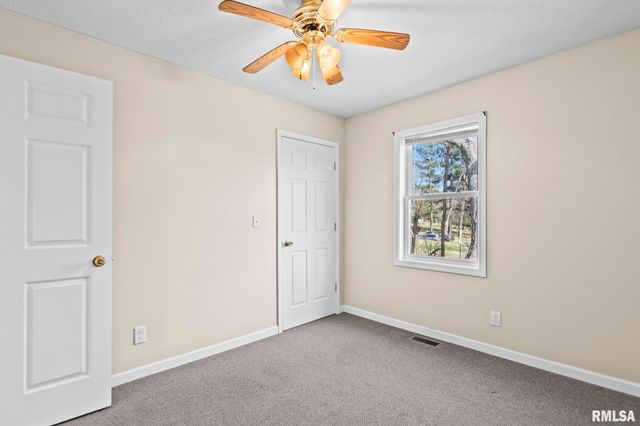 3765 Pet Cemetery Road, Springfield, IL 62707