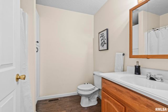 3765 Pet Cemetery Road, Springfield, IL 62707