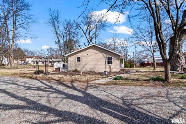 3765 Pet Cemetery Road, Springfield, IL 62707