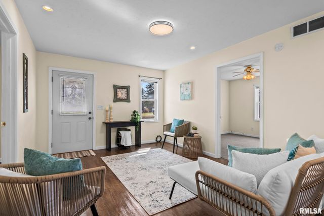 3765 Pet Cemetery Road, Springfield, IL 62707