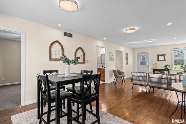 3765 Pet Cemetery Road, Springfield, IL 62707