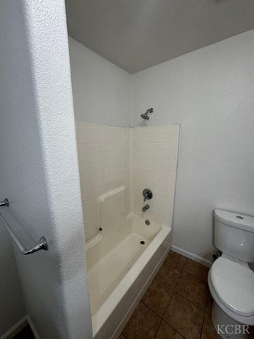 2901 E Olive Avenue, Fresno, CA 93701