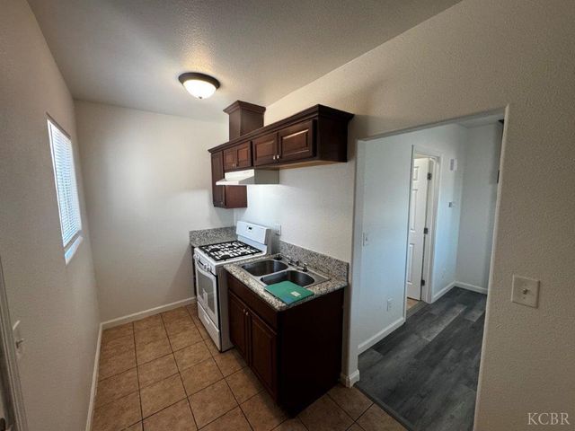 2901 E Olive Avenue, Fresno, CA 93701