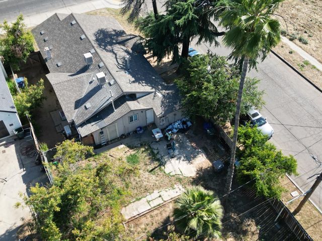 2901 E Olive Avenue, Fresno, CA 93701
