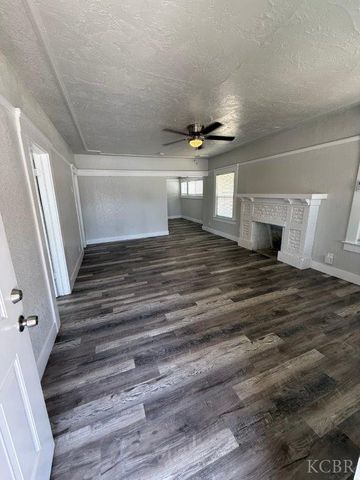 2901 E Olive Avenue, Fresno, CA 93701