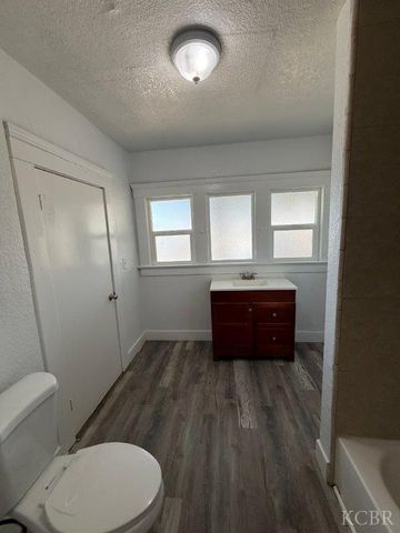 2901 E Olive Avenue, Fresno, CA 93701