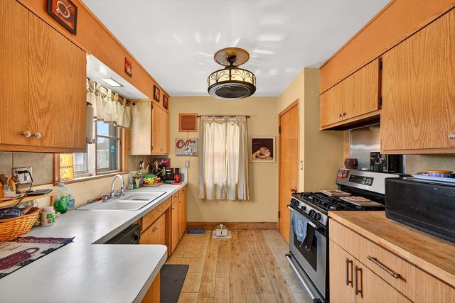 7849 Pershing BOULEVARD, Kenosha, WI 53142