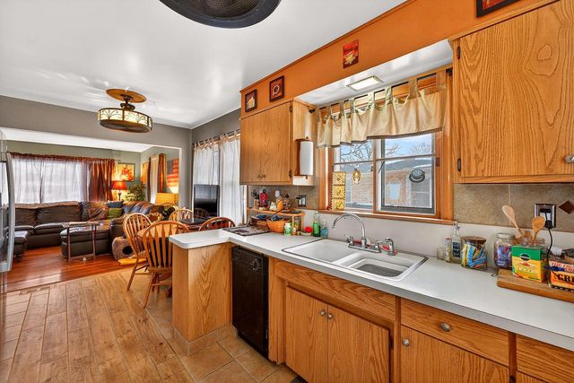 7849 Pershing BOULEVARD, Kenosha, WI 53142