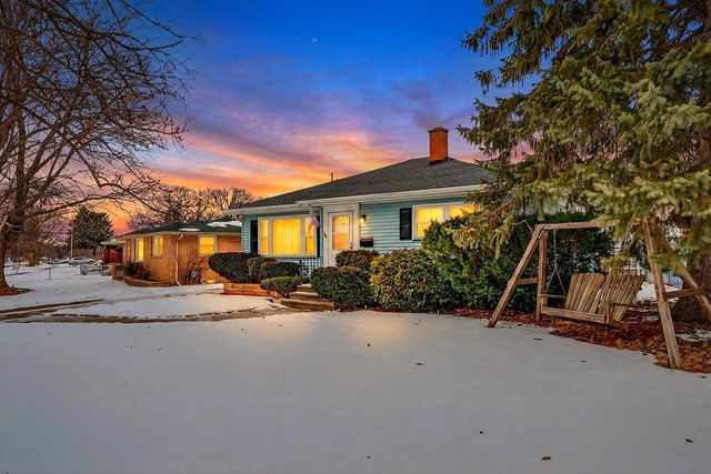 7849 Pershing BOULEVARD, Kenosha, WI 53142