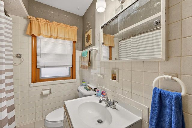 7849 Pershing BOULEVARD, Kenosha, WI 53142