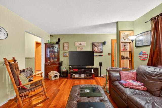 7849 Pershing BOULEVARD, Kenosha, WI 53142