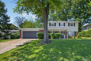129 Williamsburg Drive, Belleville, IL 62221
