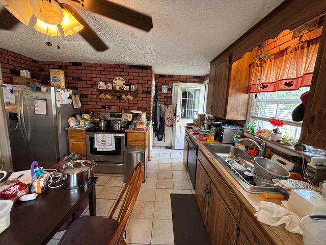 182 Broad Street, Manchester, CT 06042