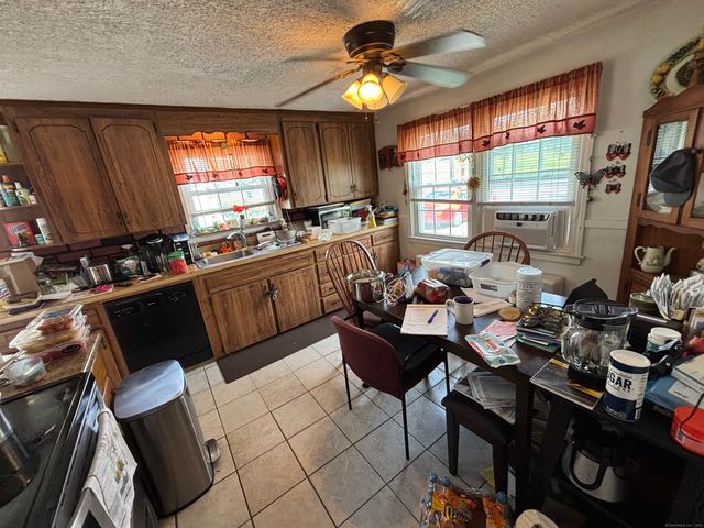 182 Broad Street, Manchester, CT 06042