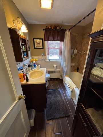182 Broad Street, Manchester, CT 06042