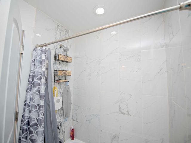 105 N 12th Avenue, Melrose Park, IL 60160