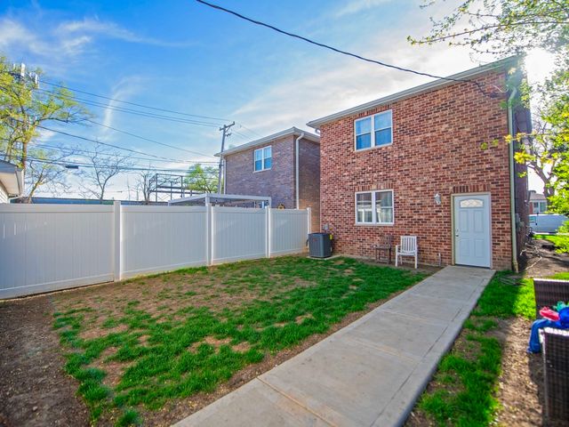 105 N 12th Avenue, Melrose Park, IL 60160