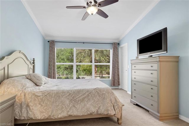 1289 Oxford LN 228, Naples, FL 34105