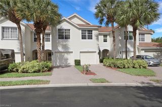 1289 Oxford LN 228, Naples, FL 34105