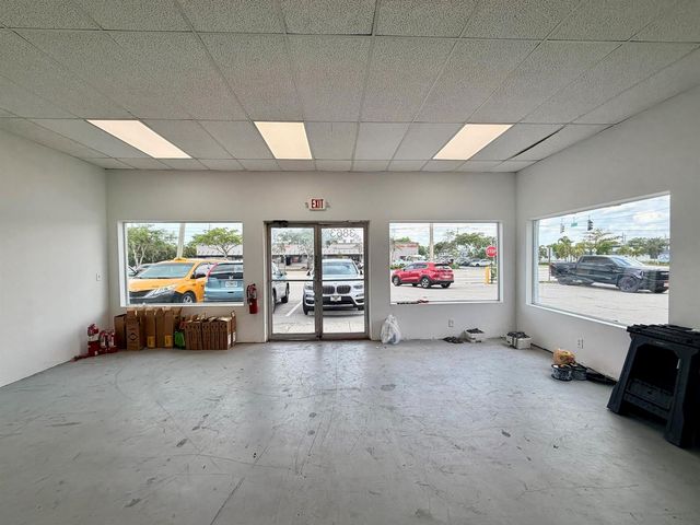 3863 NW 19th Street 3863, Lauderdale Lakes, FL 33311