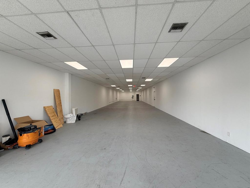 3863 NW 19th Street 3863, Lauderdale Lakes, FL 33311