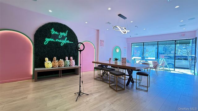 74 Hillside Avenue, Williston Park, NY 11596