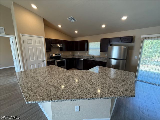 6129 Laurelwood DR, Fort Myers, FL 33905