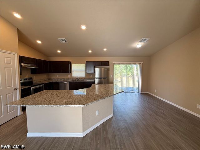 6129 Laurelwood DR, Fort Myers, FL 33905