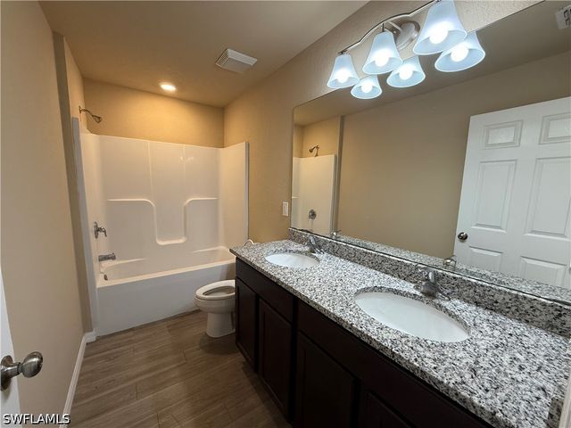 6129 Laurelwood DR, Fort Myers, FL 33905