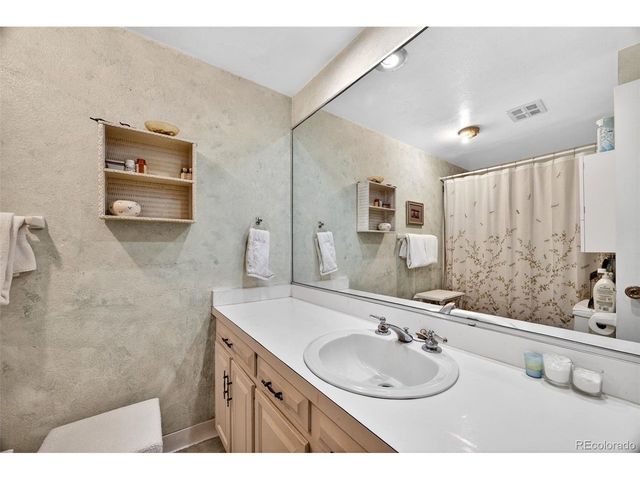 12386 E Bates Cir, Aurora, CO 80014