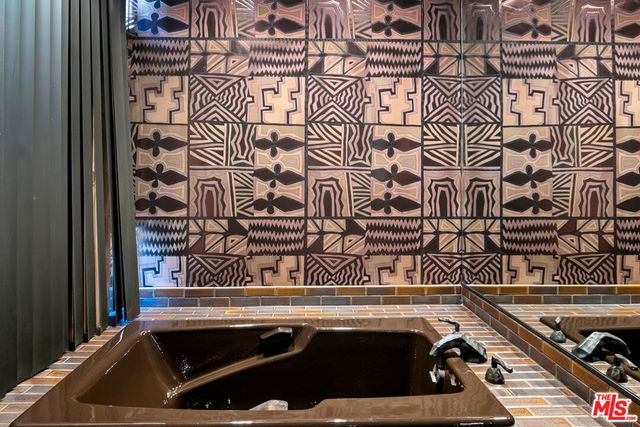 4740 Placidia Avenue, Toluca Lake, CA 91602