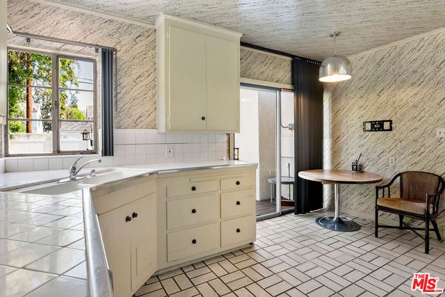 4740 Placidia Avenue, Toluca Lake, CA 91602