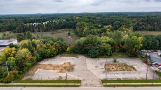1015 W FULTON STREET, Waupaca, WI 54981