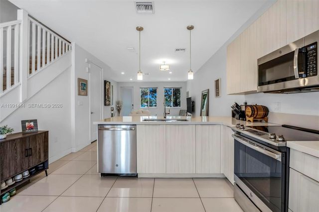 6416 NW 102nd Ct 118, Doral, FL 33178