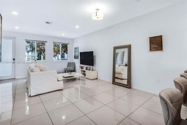 6416 NW 102nd Ct 118, Doral, FL 33178