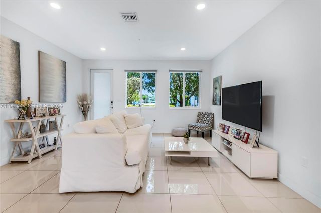 6416 NW 102nd Ct 118, Doral, FL 33178