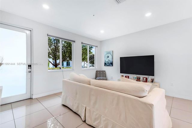 6416 NW 102nd Ct 118, Doral, FL 33178