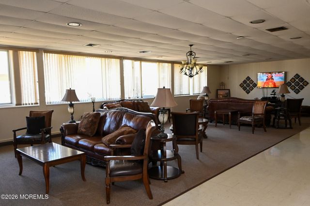 341C Canterbury Court, Lakewood, NJ 08701